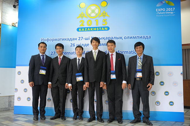Học sinh trường THPT Chuyên Khoa học Tự nhiên giành 1 huy chương vàng và 3 huy chương bạc trong kì thi Olympic Tin học Quốc tế 2015